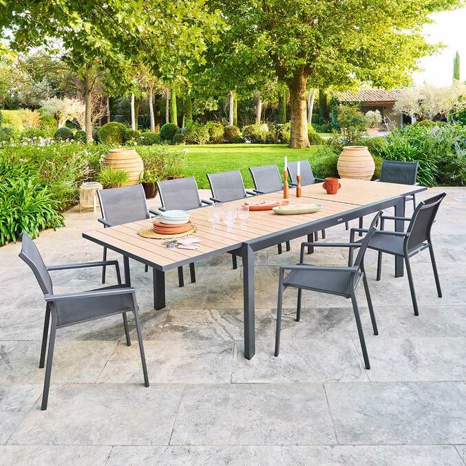 Table de Jardin Extensible Évasion Hespéride – Aluminium & Effet Bois Honey / Graphite – 12 Places (200/320 cm)